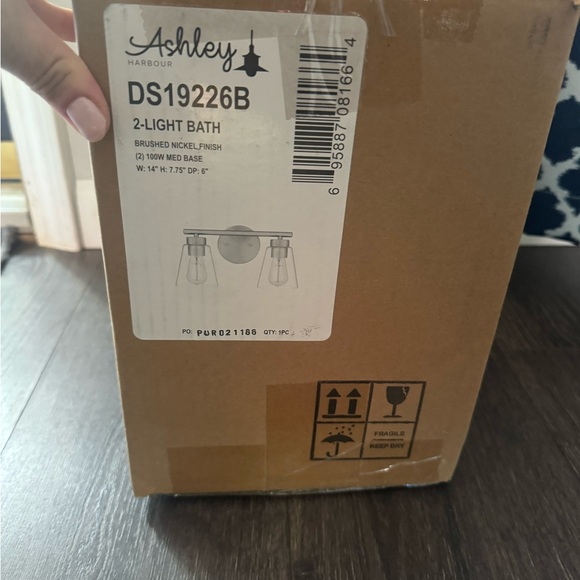 Ashley Harbour Vanity Light (NIB) - Picture 5 of 5